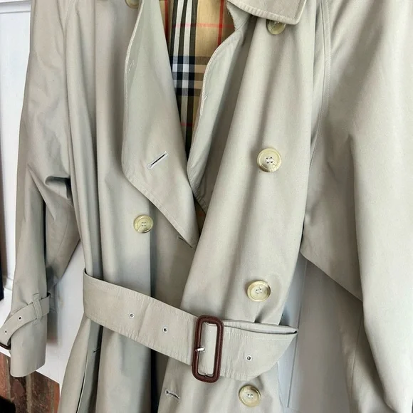 ❤️SALE AUTHENTIC Gorgeous Burberry Beige Trench Coat Fits Women's L-XL ❤️ - Picture 4 of 15